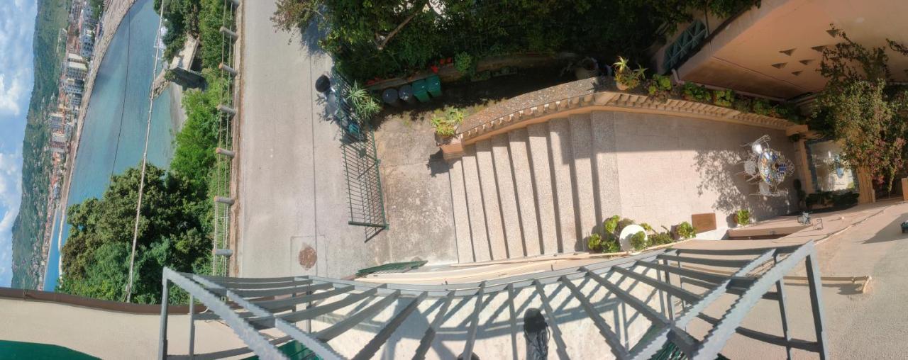 Panoramic Apartments In Villa In Center "The Beach And The Cliff" 1 Agropoli Kültér fotó